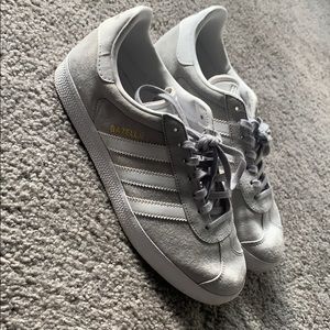 Adidas gazelle in gray